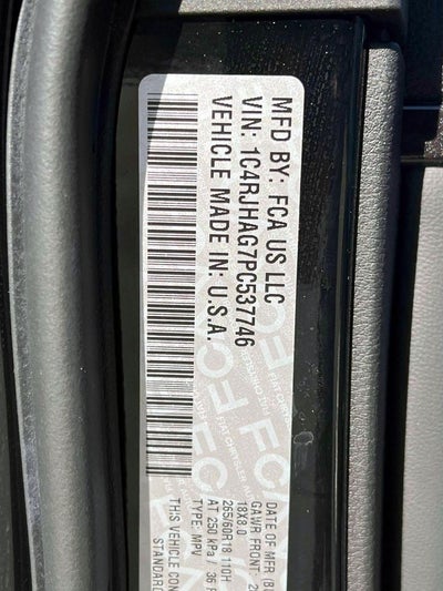 2023 Jeep Grand Cherokee Laredo 4x4