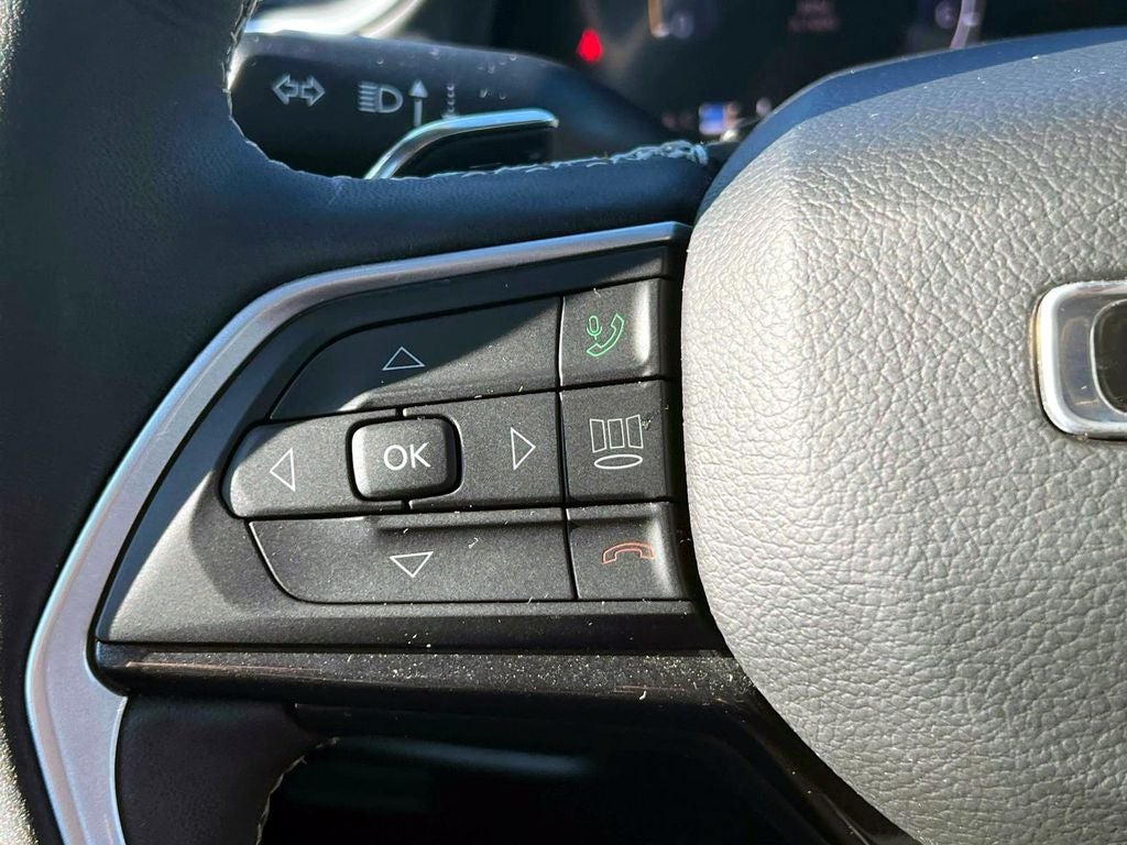 2023 Jeep Grand Cherokee Laredo 4x4