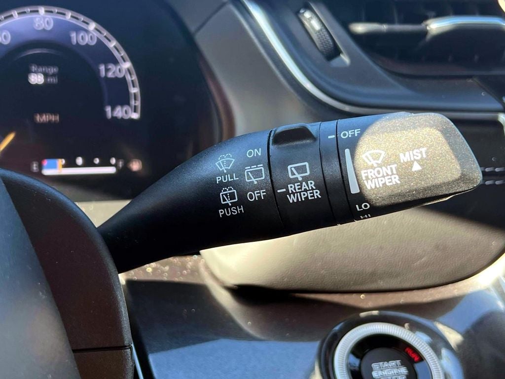 2023 Jeep Grand Cherokee Laredo 4x4