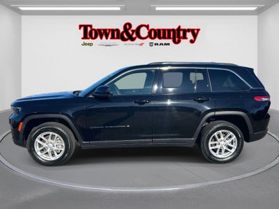 2023 Jeep Grand Cherokee Laredo 4x4