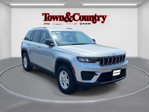 2023 Jeep Grand Cherokee Laredo 4x4