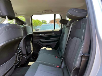 2023 Jeep Grand Cherokee Laredo 4x4