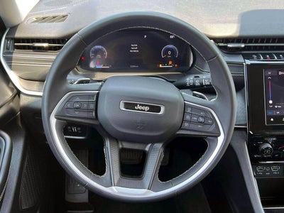 2023 Jeep Grand Cherokee Laredo 4x4