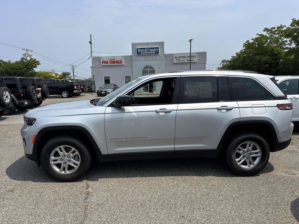 2023 Jeep Grand Cherokee Laredo 4x4