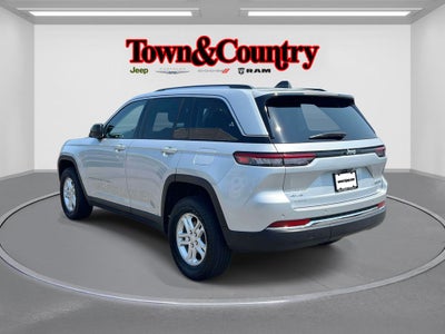 2023 Jeep Grand Cherokee Laredo 4x4