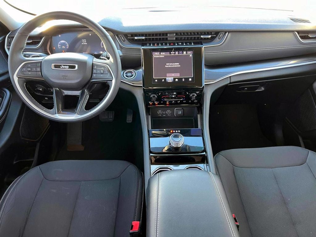 2023 Jeep Grand Cherokee Laredo 4x4