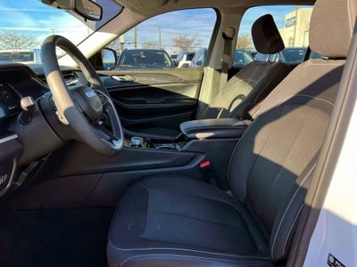 2023 Jeep Grand Cherokee Laredo 4x4