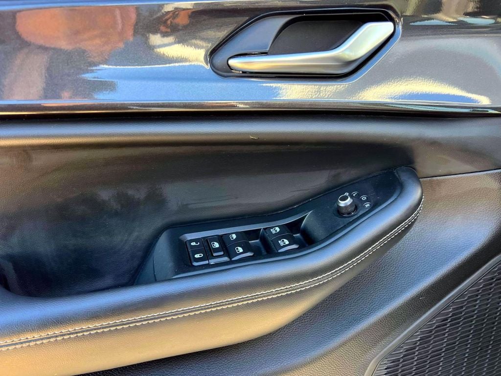 2023 Jeep Grand Cherokee Laredo 4x4