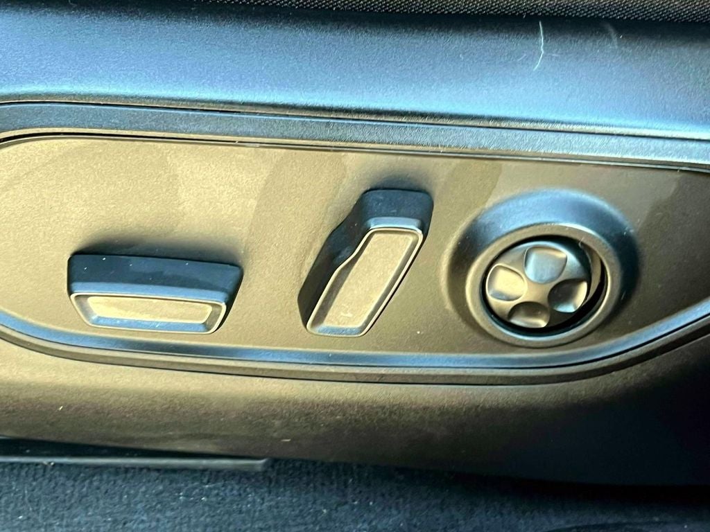 2023 Jeep Grand Cherokee Laredo 4x4