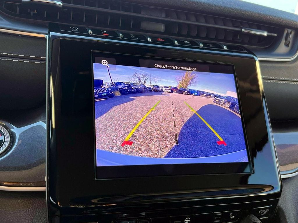 2023 Jeep Grand Cherokee Laredo 4x4