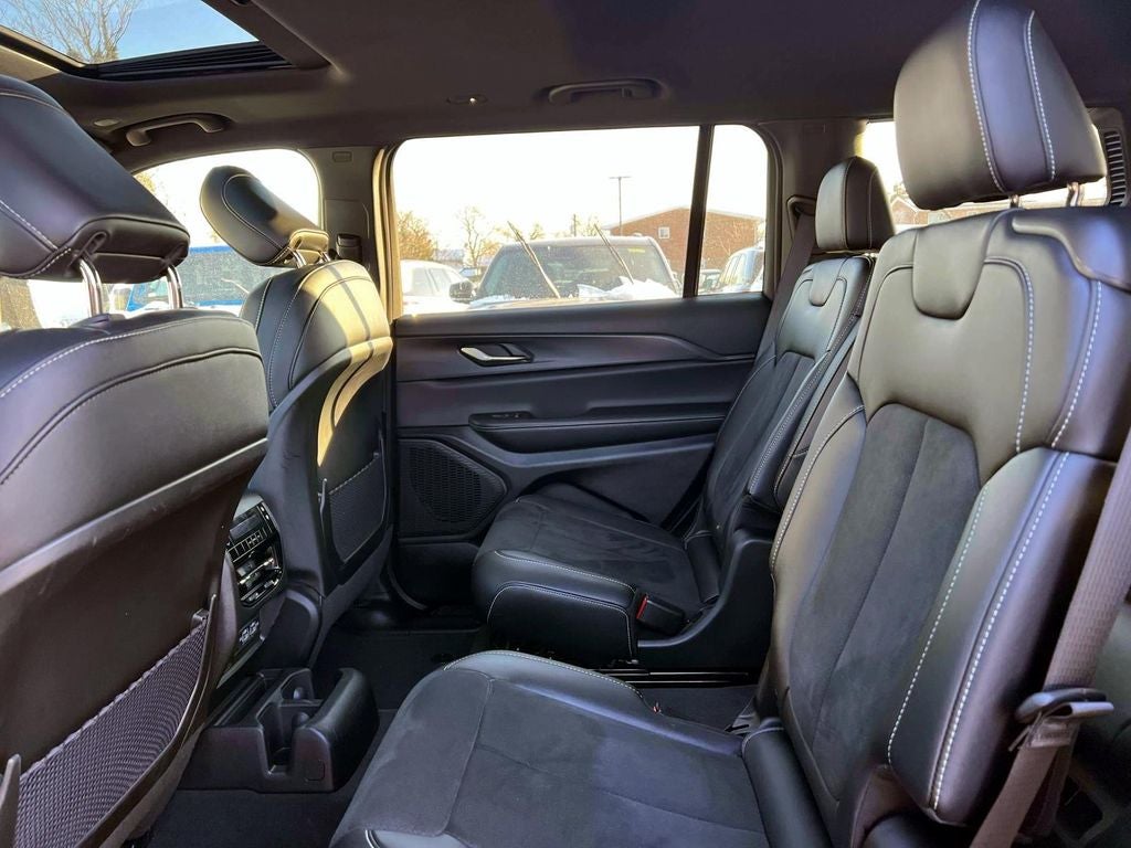 2024 Jeep Grand Cherokee L Altitude X 4x4