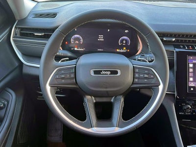 2023 Jeep Grand Cherokee L Laredo 4x4