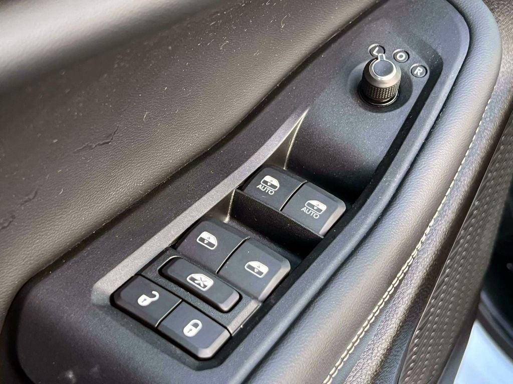 2023 Jeep Grand Cherokee L Laredo 4x4