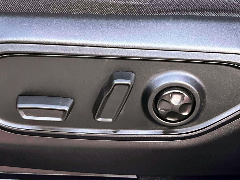 2023 Jeep Grand Cherokee L Laredo 4x4