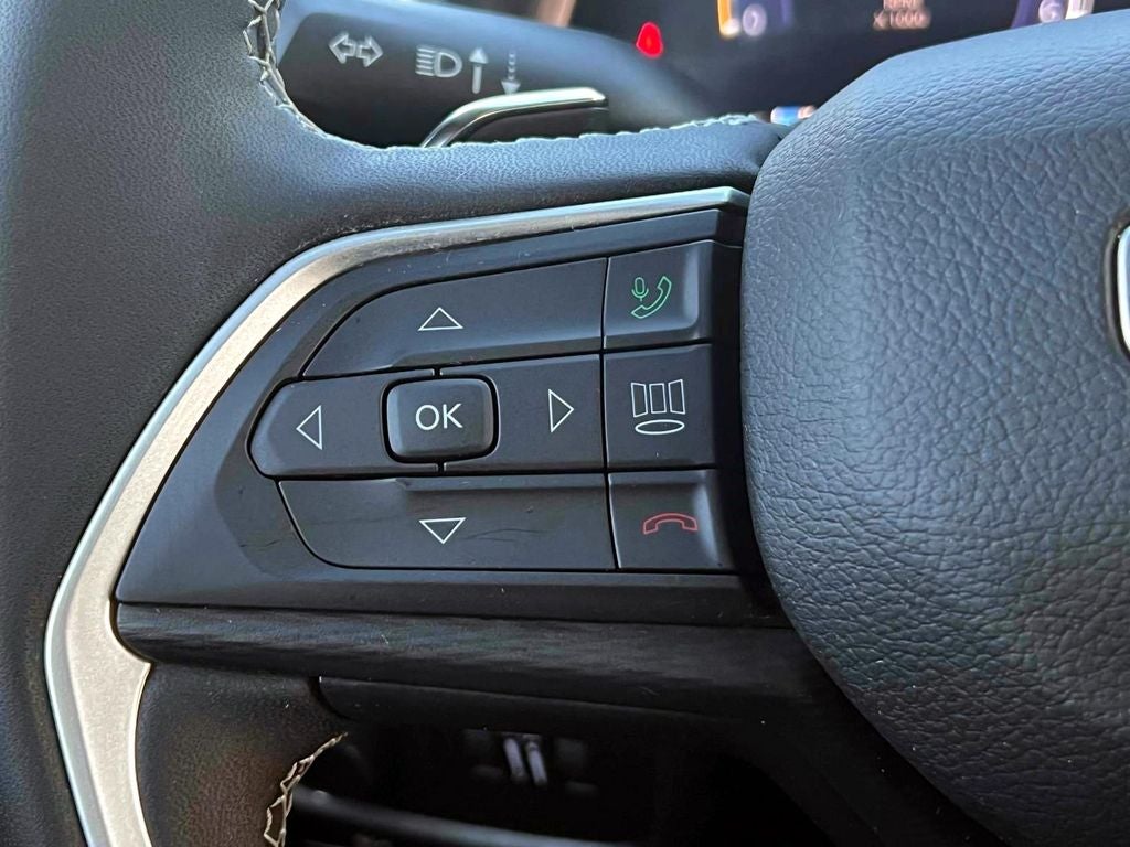 2023 Jeep Grand Cherokee L Laredo 4x4