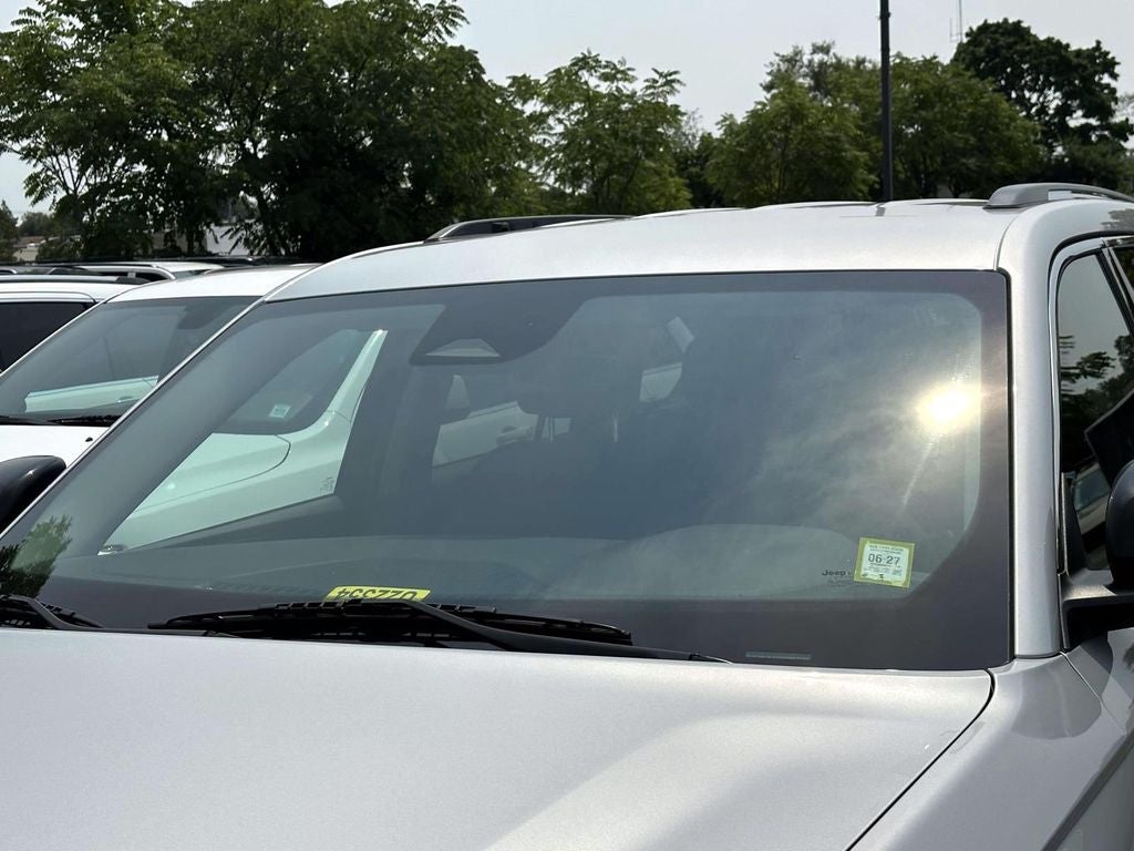 2023 Jeep Grand Cherokee L Laredo 4x4