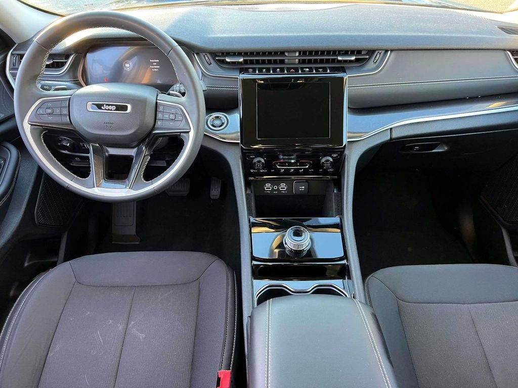 2023 Jeep Grand Cherokee L Laredo 4x4