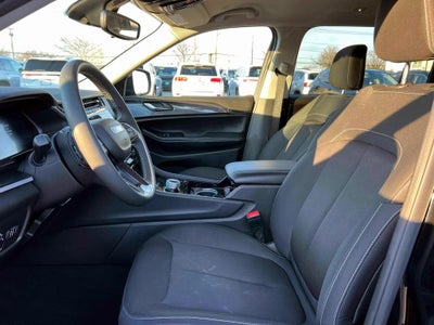 2023 Jeep Grand Cherokee L Laredo 4x4