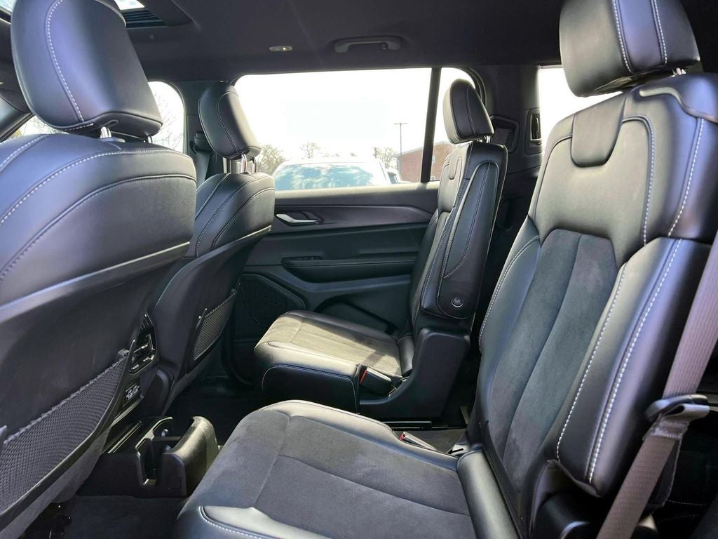 2025 Jeep Grand Cherokee L Altitude X 4x4