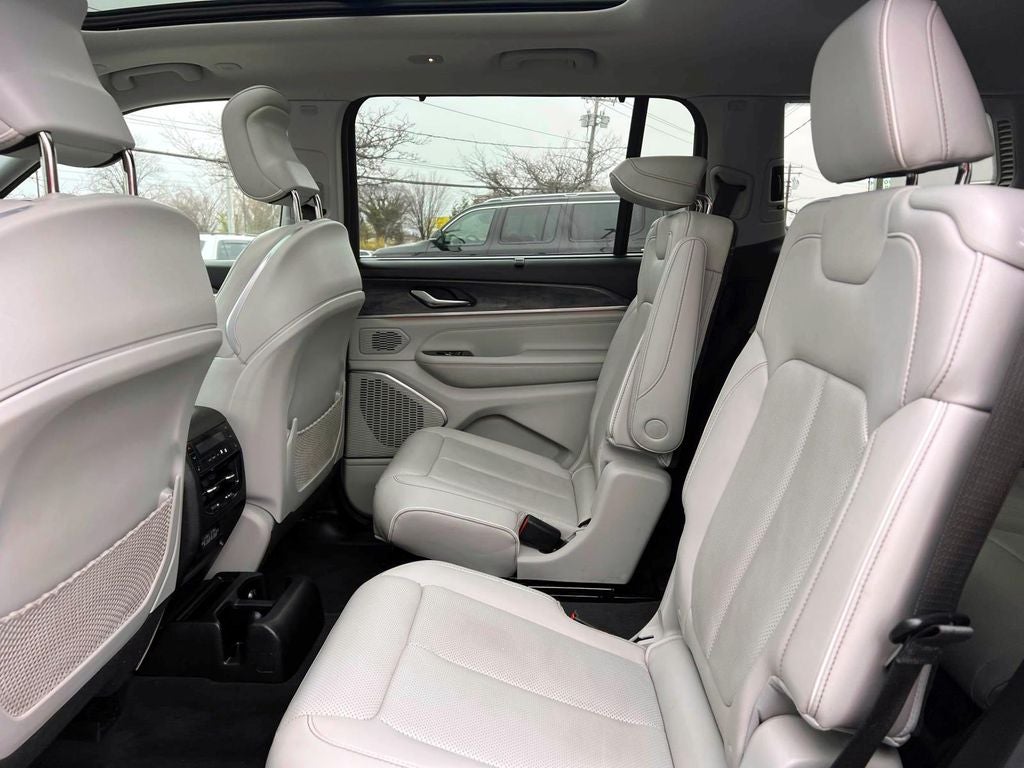 2023 Jeep Grand Cherokee L Overland 4x4