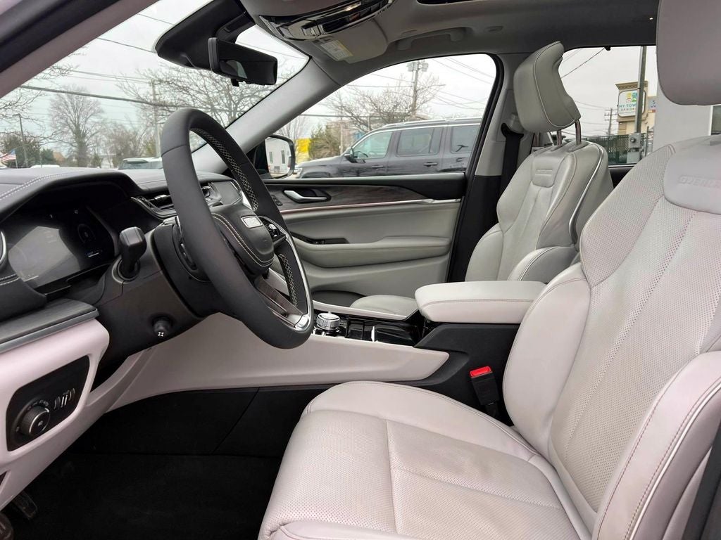 2023 Jeep Grand Cherokee L Overland 4x4