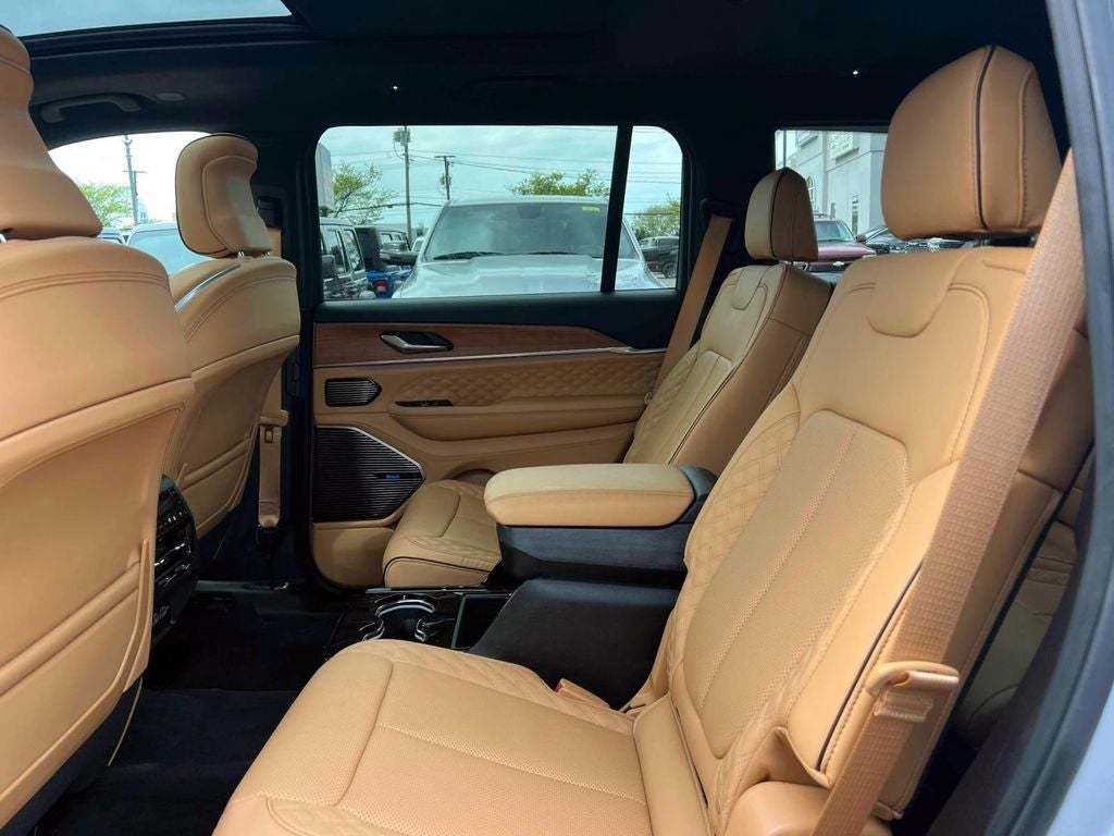 2025 Jeep Grand Cherokee L Summit Reserve 4x4