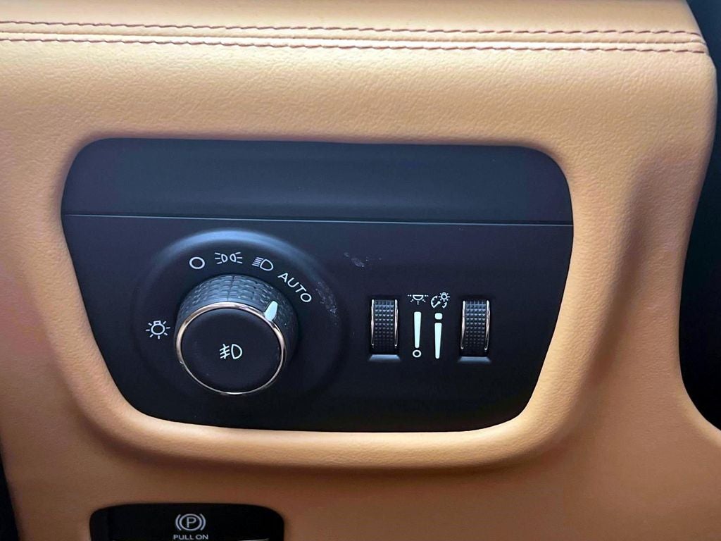 2025 Jeep Grand Cherokee L Summit Reserve 4x4