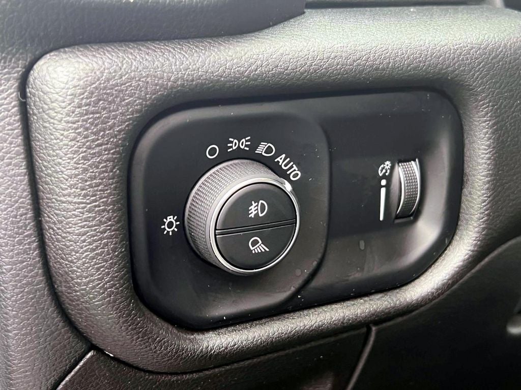 2022 RAM 1500 Big Horn Quad Cab 4x4 6'4' Box