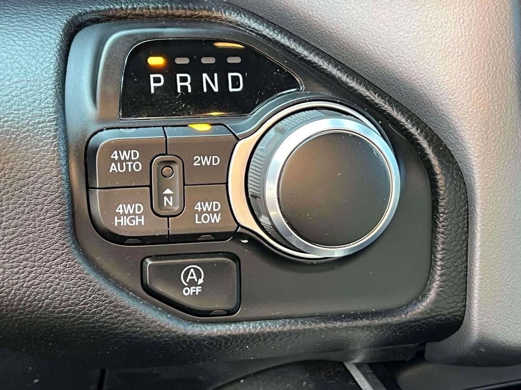 2022 RAM 1500 Big Horn Quad Cab 4x4 6'4' Box