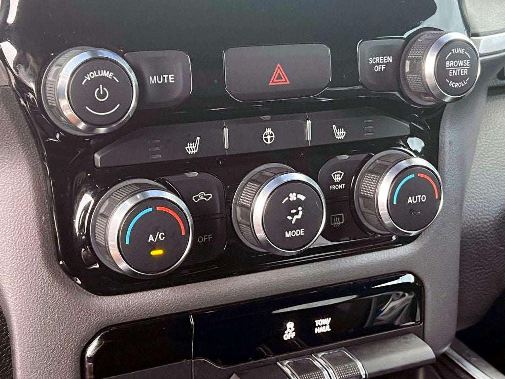 2023 RAM 1500 Big Horn Crew Cab 4x4 5'7' Box