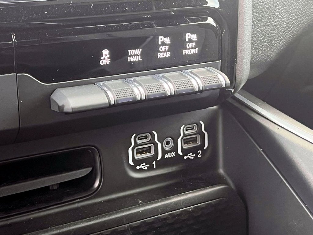 2023 RAM 1500 Big Horn Crew Cab 4x4 5'7' Box