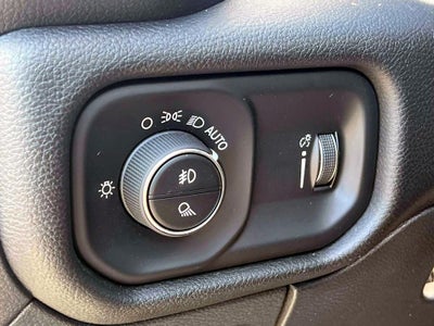2023 RAM 1500 Big Horn Crew Cab 4x4 5'7' Box