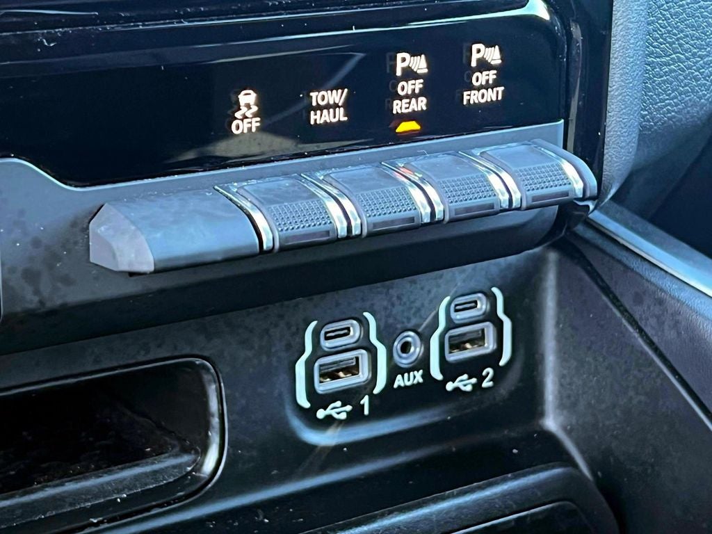 2023 RAM 1500 Big Horn Crew Cab 4x4 5'7' Box