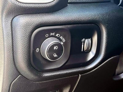 2022 RAM 1500 Big Horn Crew Cab 4x4 5'7' Box