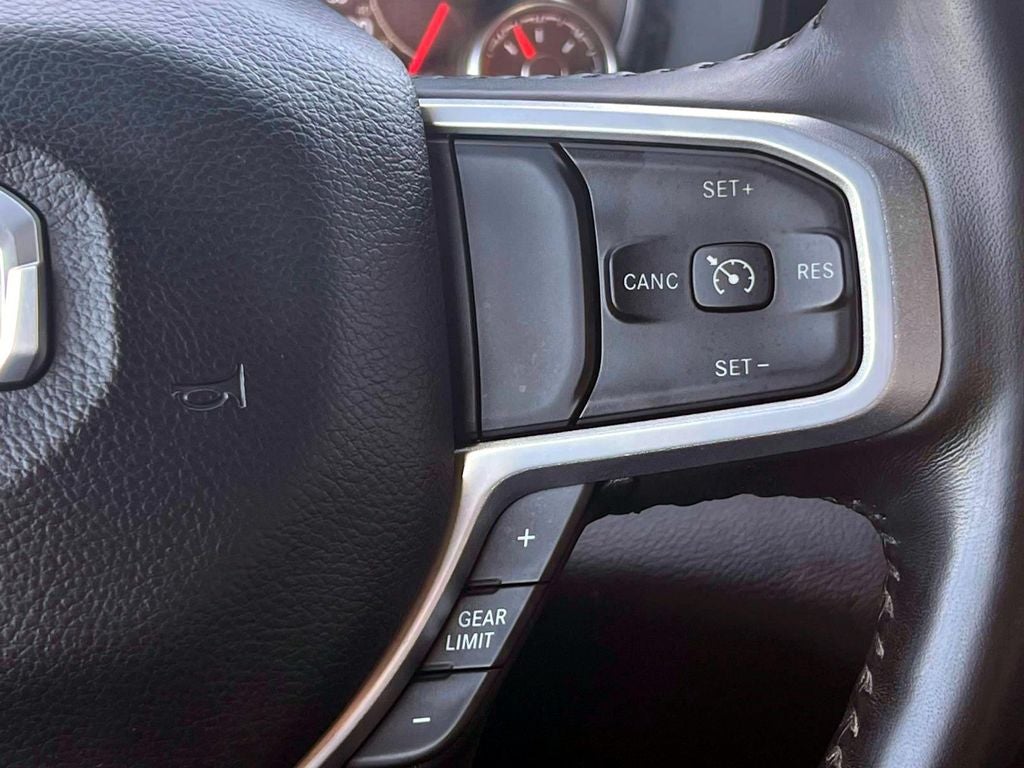 2022 RAM 1500 Big Horn Crew Cab 4x4 5'7' Box