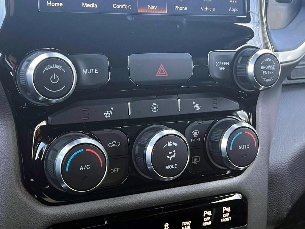 2022 RAM 1500 Big Horn Crew Cab 4x4 5'7' Box