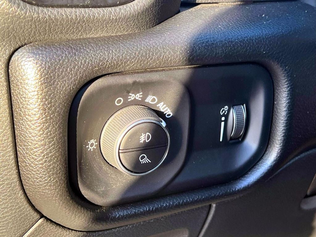 2023 RAM 1500 Big Horn Crew Cab 4x4 5'7' Box