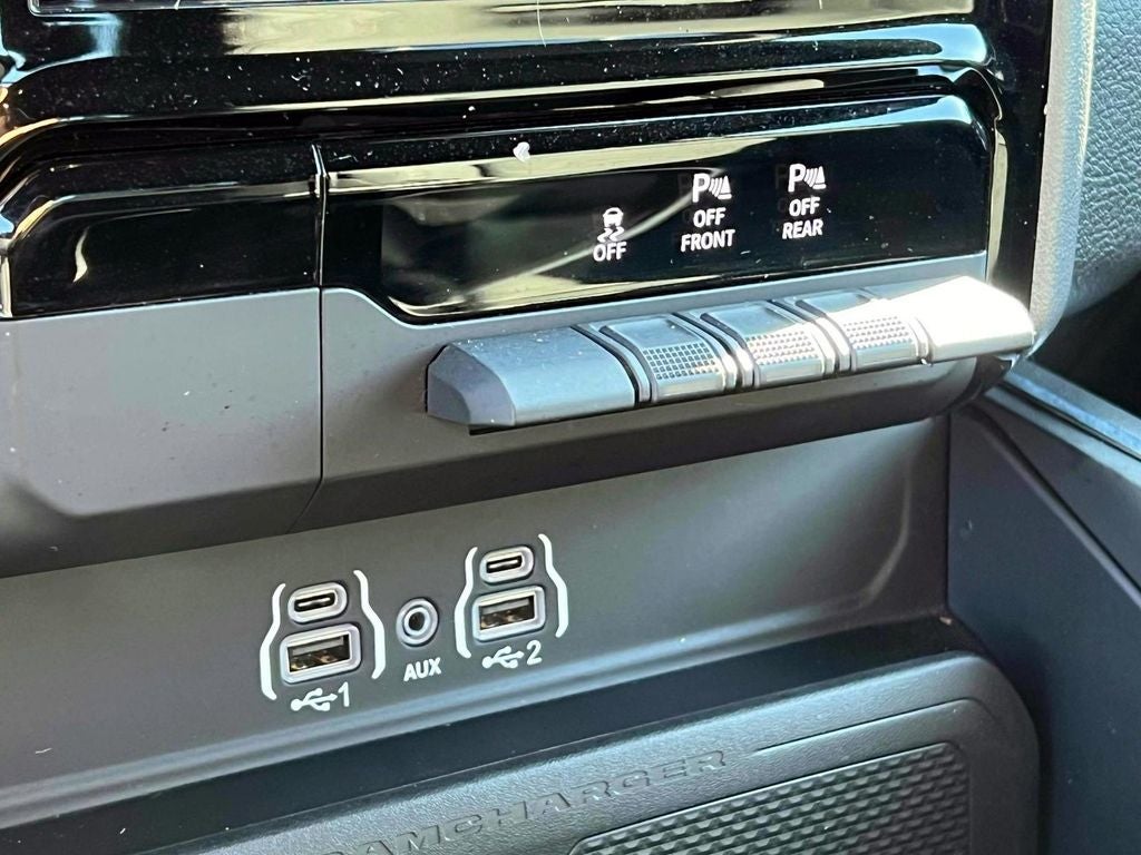 2025 RAM 1500 Big Horn Crew Cab 4x4 5'7' Box