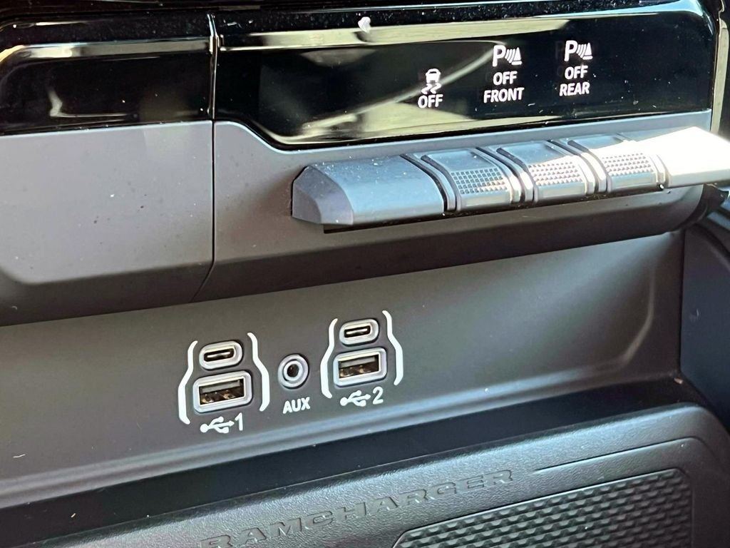 2025 RAM 1500 Big Horn Crew Cab 4x4 5'7' Box