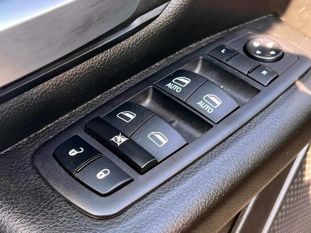 2023 RAM 1500 Tradesman Crew Cab 4x4 5'7' Box