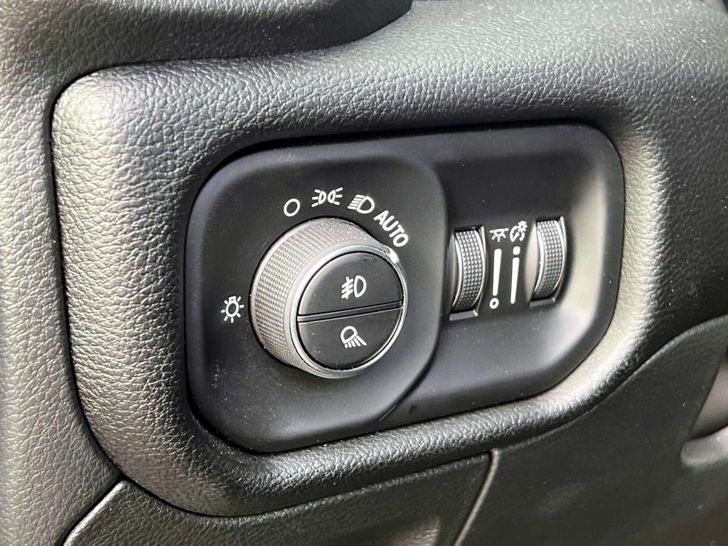 2026 RAM 1500 Big Horn Crew Cab 4x4 5'7' Box
