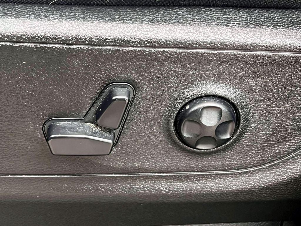 2020 RAM 1500 Big Horn Crew Cab 4x4 5'7' Box