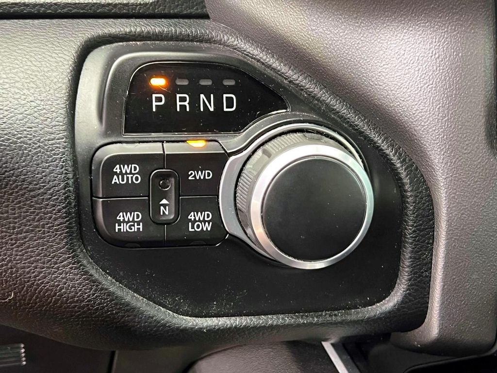 2020 RAM 1500 Big Horn Crew Cab 4x4 5'7' Box