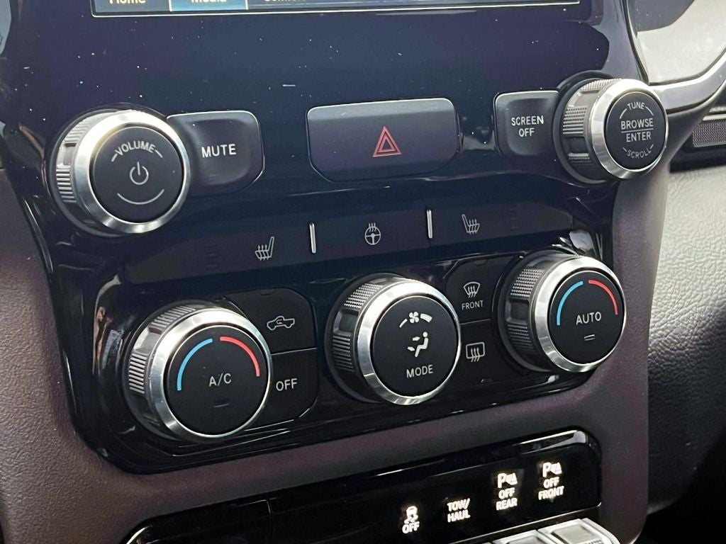 2022 RAM 1500 Big Horn Crew Cab 4x4 5'7' Box