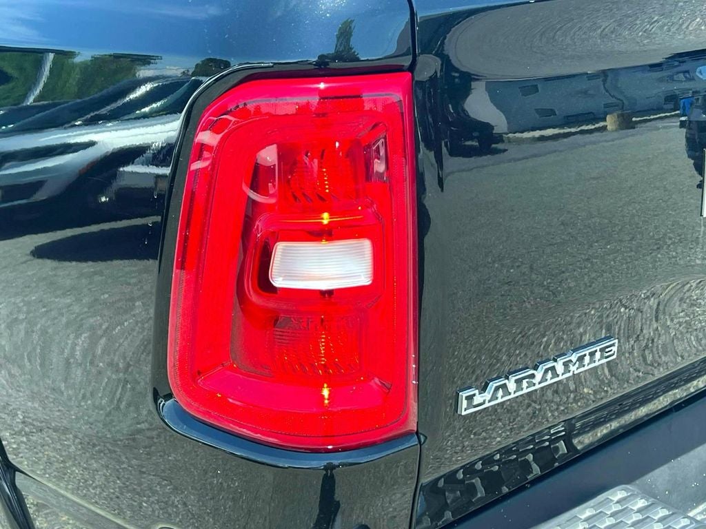2026 RAM 1500 Laramie Crew Cab 4x4 5'7' Box