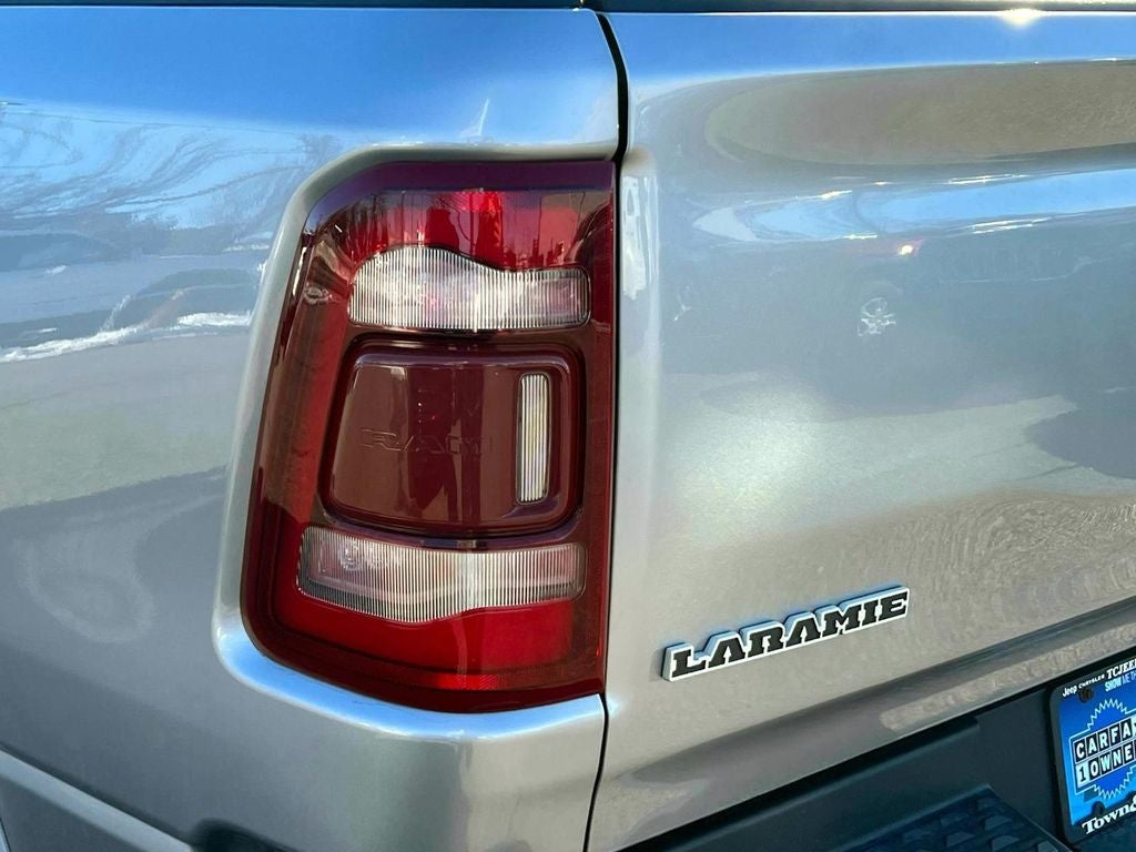 2019 RAM 1500 Laramie Crew Cab 4x4 5'7' Box