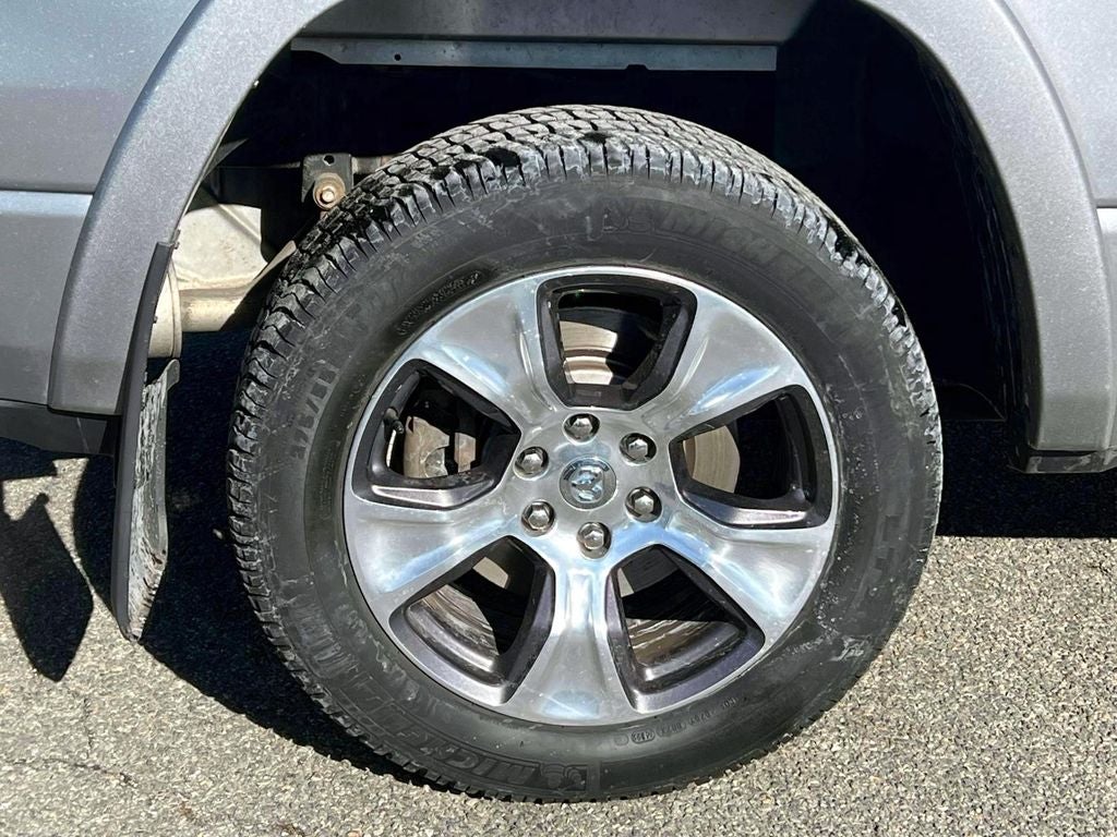 2019 RAM 1500 Laramie Crew Cab 4x4 5'7' Box