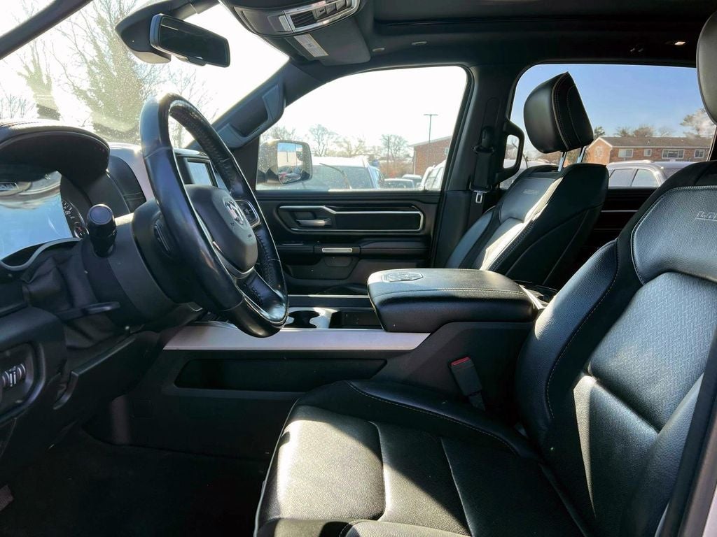 2019 RAM 1500 Laramie Crew Cab 4x4 5'7' Box