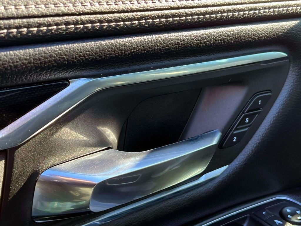 2019 RAM 1500 Laramie Crew Cab 4x4 5'7' Box