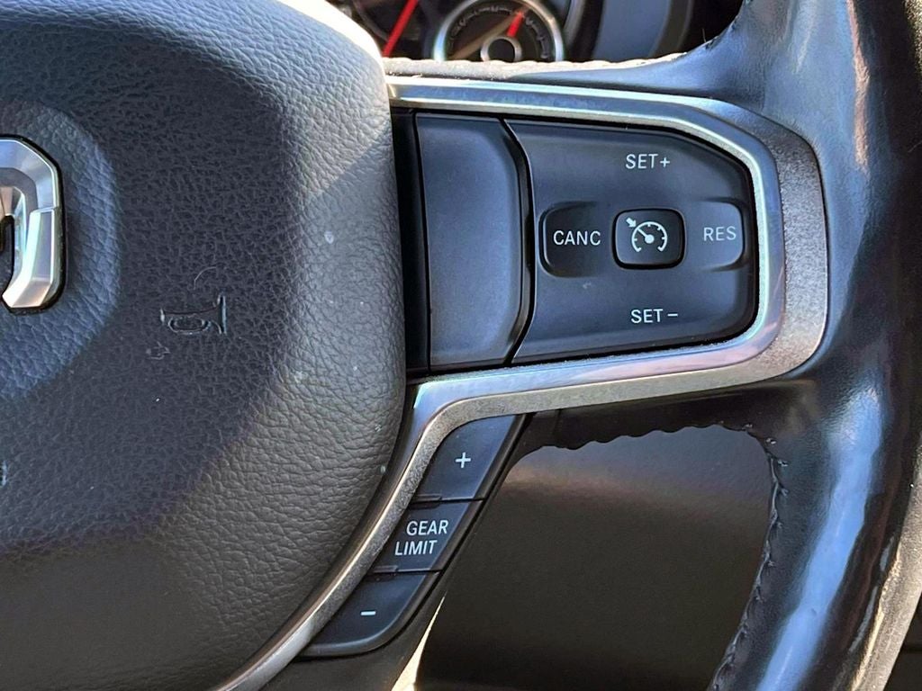 2019 RAM 1500 Laramie Crew Cab 4x4 5'7' Box